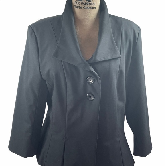 Isaac Mizrahi Cropped Sleeve Pleated Suit Jacket - Picture 7 of 11